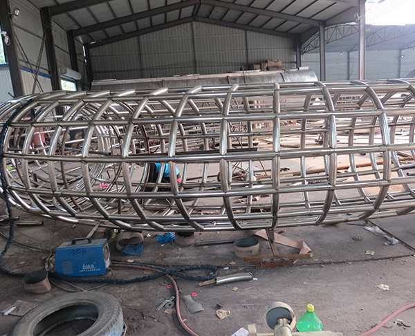 我們和不銹鋼雕塑廠家怎樣進(jìn)行雕塑的溝通制作呢?