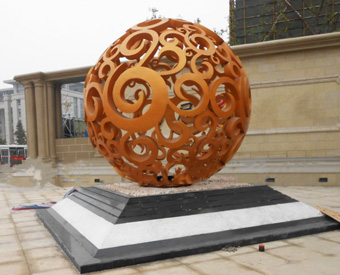 不銹鋼雕塑價格的影響因素有哪些?